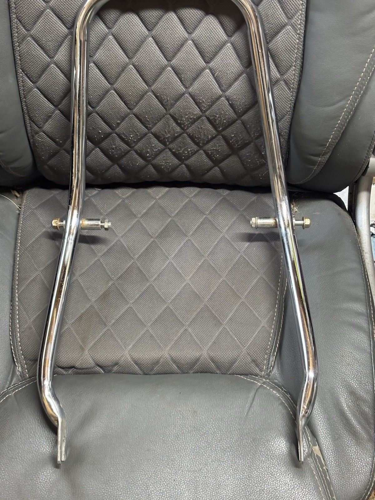 1981 Suzuki GS550L grab rail , grab bar, Nice Condition. 1981 Suzuki GS550L grab rail , grab bar, Nice Condition.