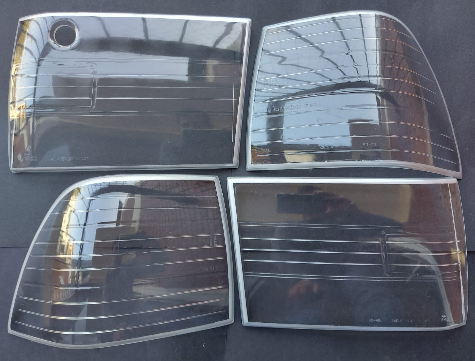 1998 - 2000 Lexus LS400 Clear Tail Light Lenses 