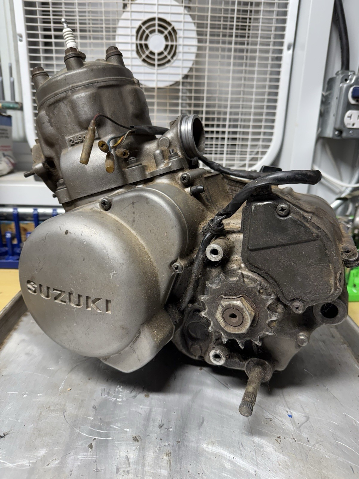 1985-1986 SUZUKI LT250R ENGINE COMPLETE MOTOR SOLD AS IS NEEDS REBUILD