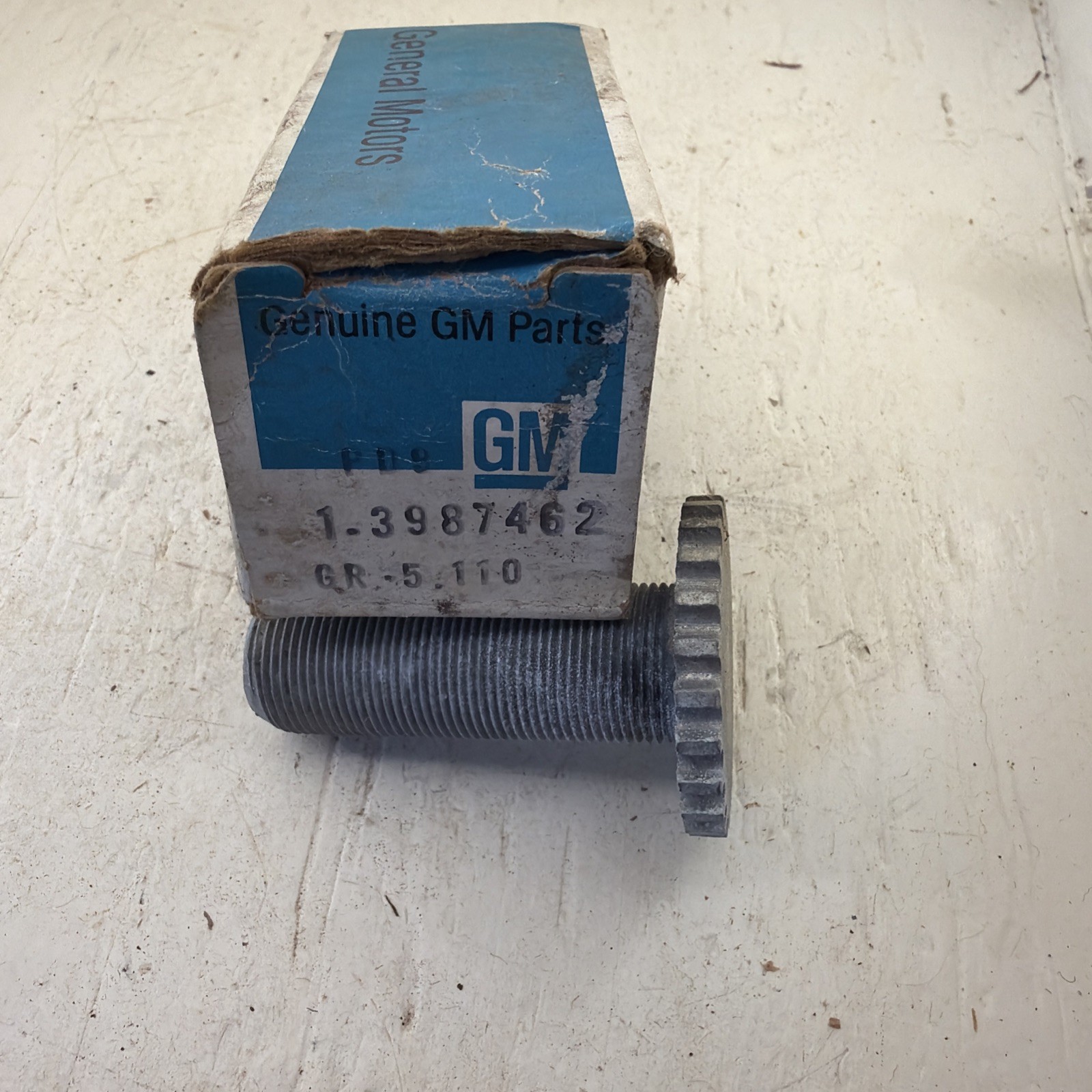 NOS GM 3987462 RH Rear Brake Shoe Adjusting Screw 1971-76 Chevy GMC 1 Ton Trucks