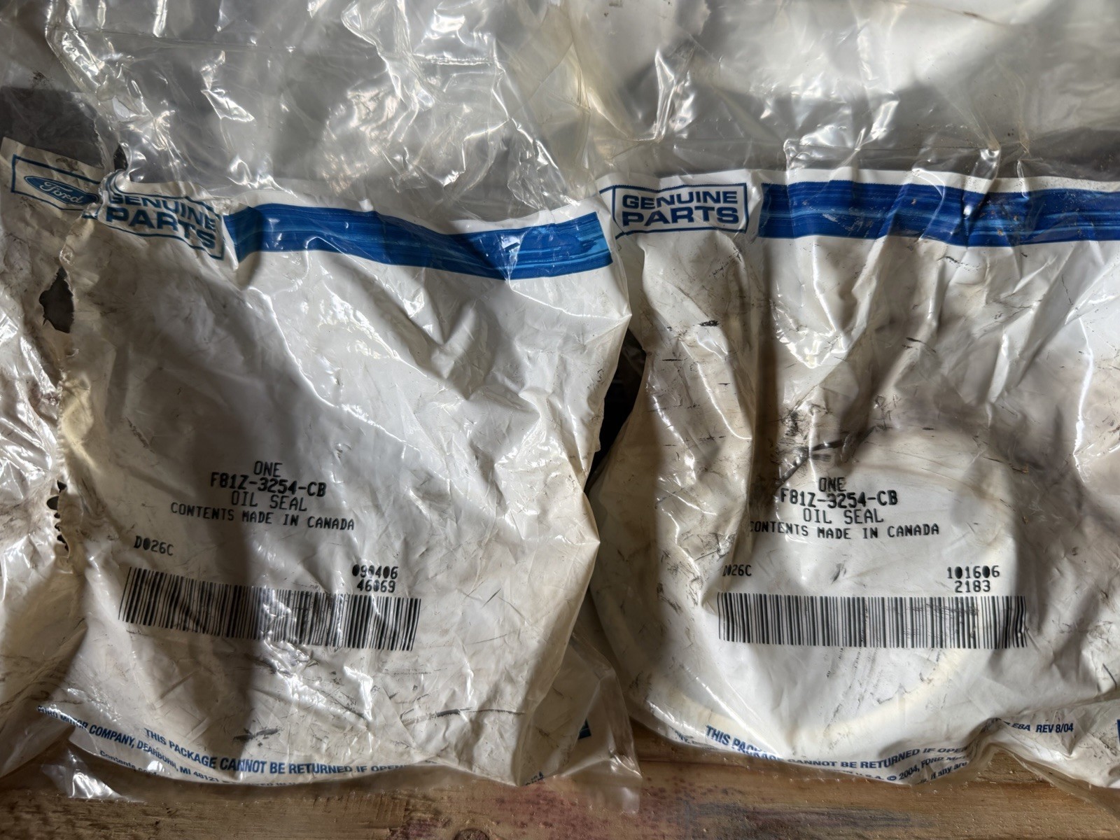 TWO Genuine Ford Drive Axle Shaft Seals F81Z-3254-CB
