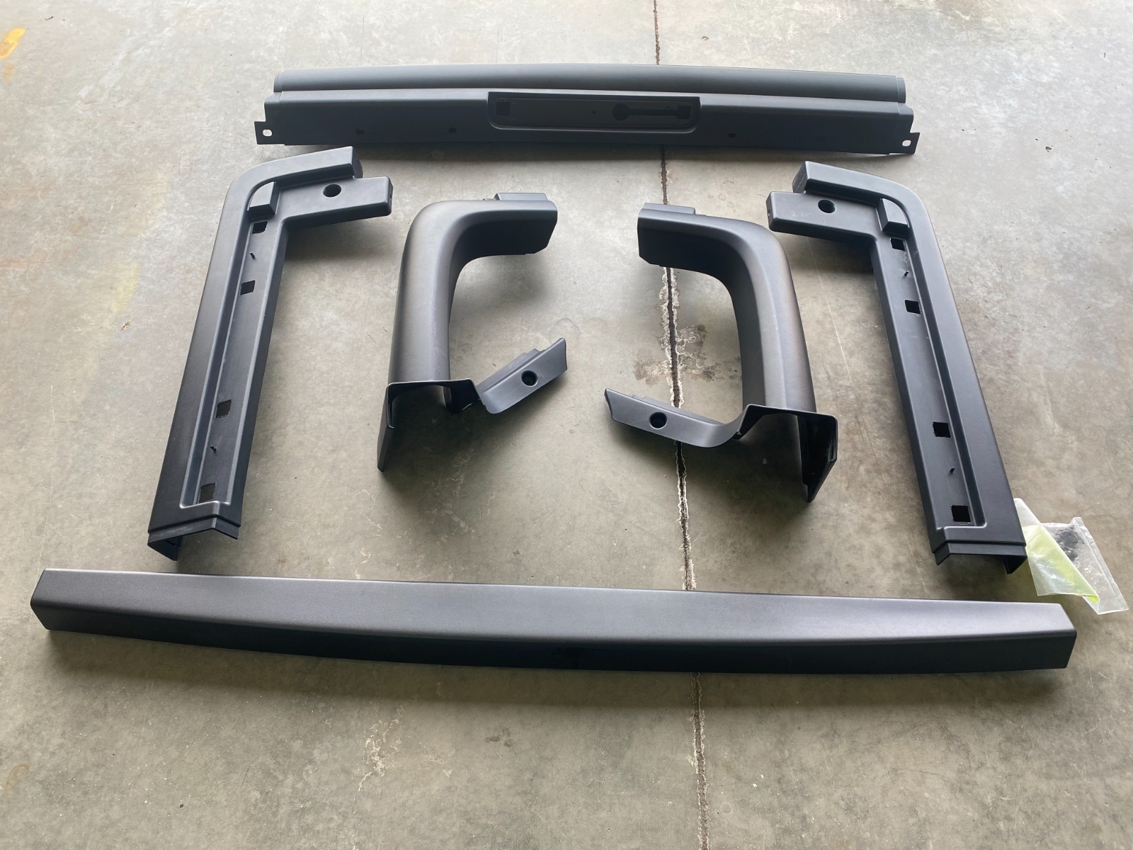 LIKE NEW 2008 Hummer SUT Bed Moldings - Takeoffs when new - REFRESH YOUR RIDE