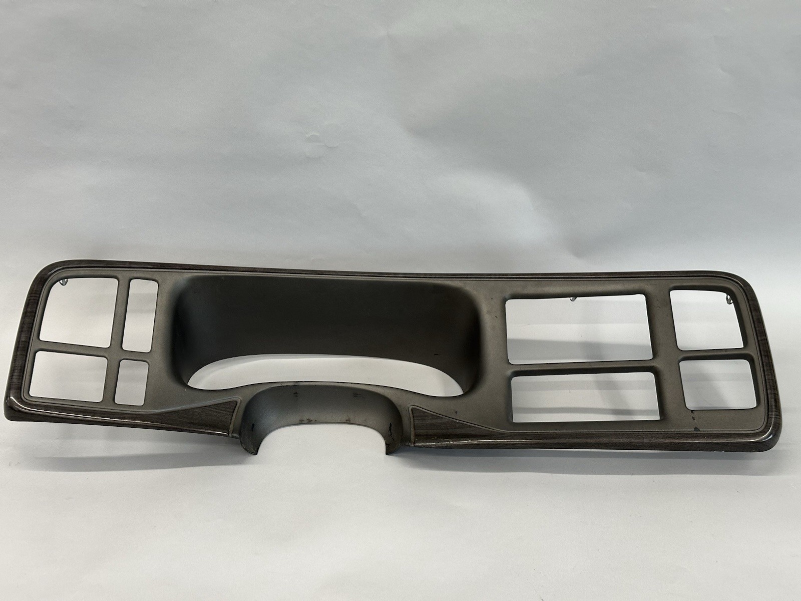 2003-06 *CRACKED* Yukon Denali 2 DIN Radio Gauge Cluster Dash Bezel Surround OEM