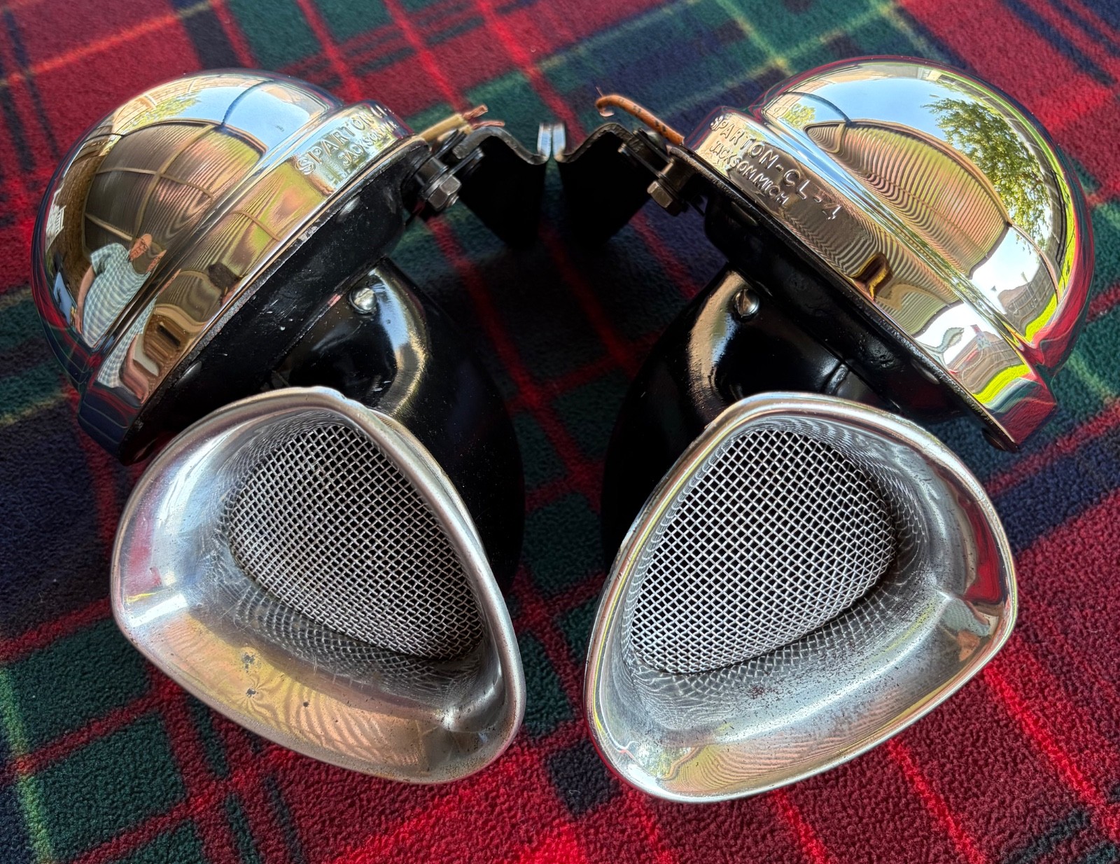 1933-34 FORD DELUXE  CL-4 SPARTON  HORNS & BRACKETS
