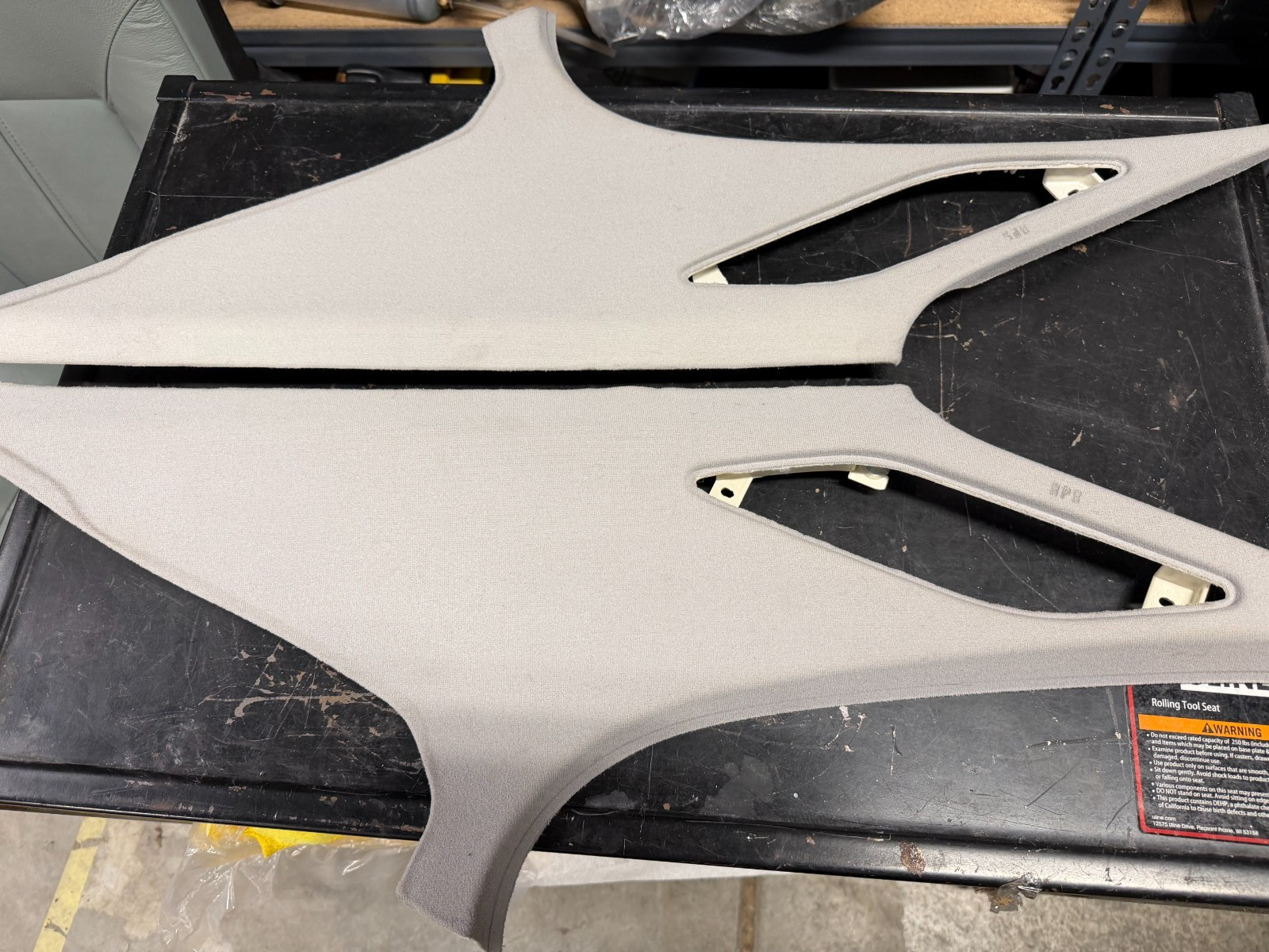 BMW E39 525i 530i 540i 200-200303   C Pillar Trim Panel Cover Set Gry  EXCELLENT