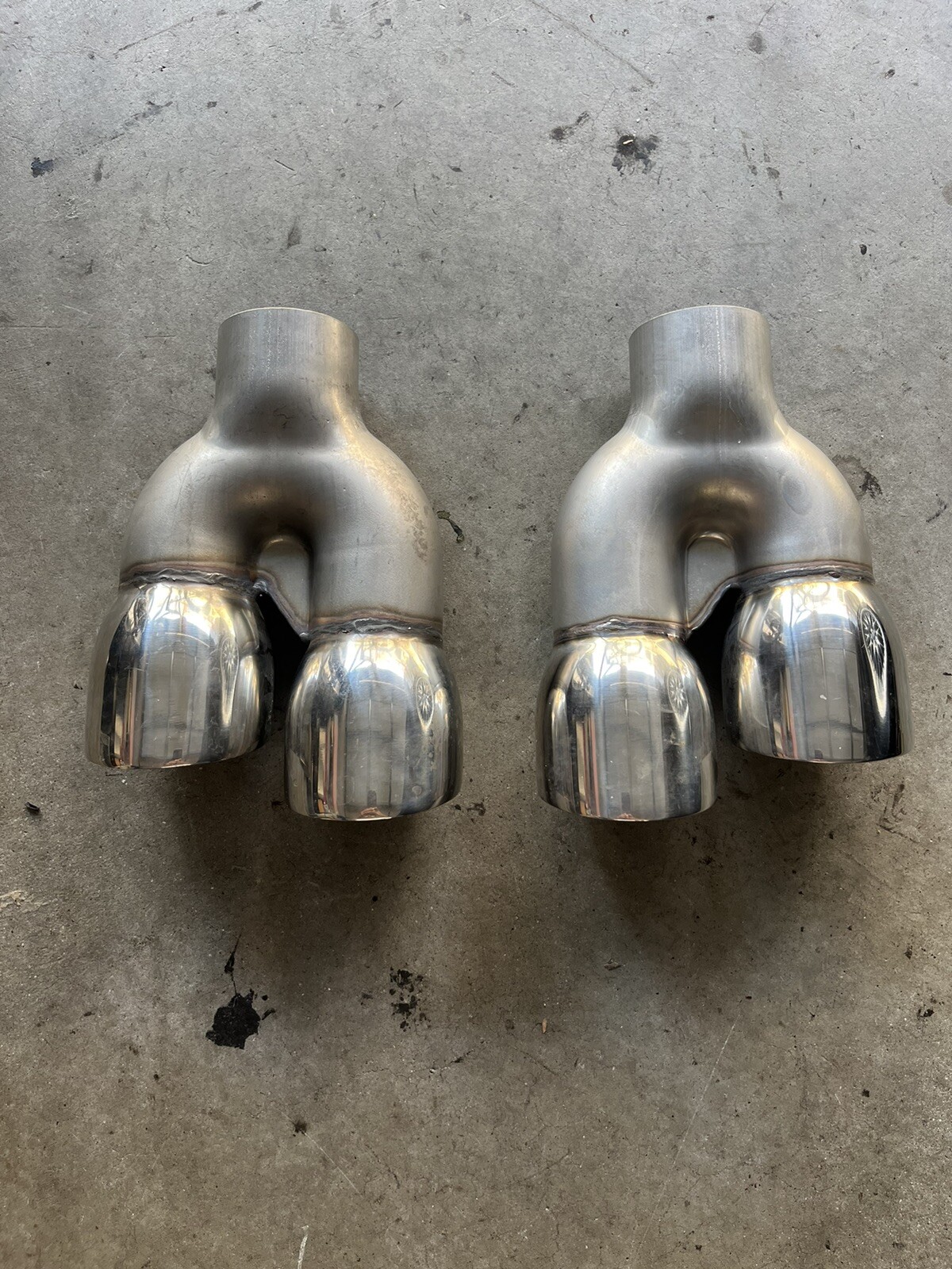 2pcs Stainless Steel Quad Muffler Tips 2pcs Stainless Steel Quad Muffler Tips