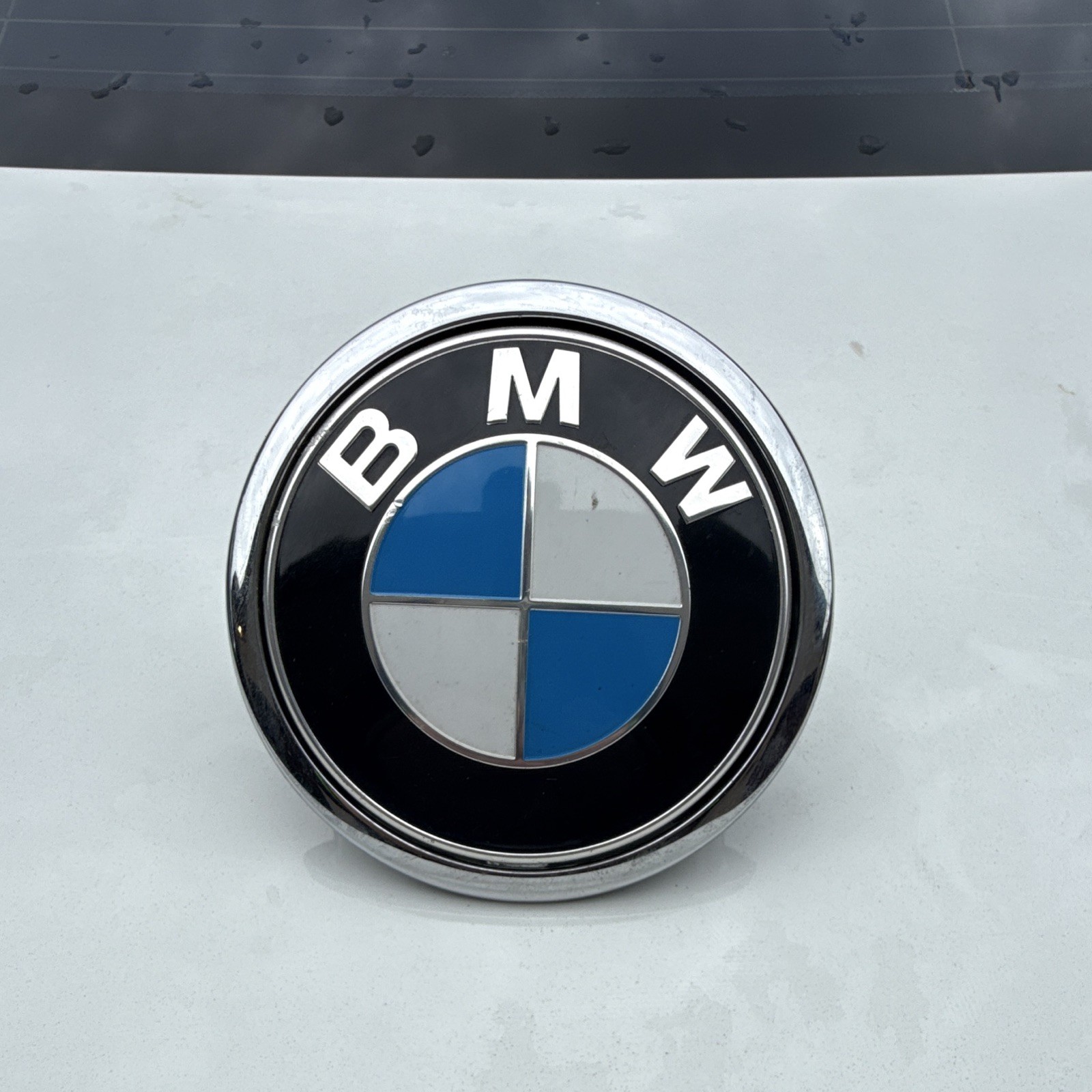 OEM BMW F06 F12 F13 640i 650i M6 Trunk Emblem Release 51247273659