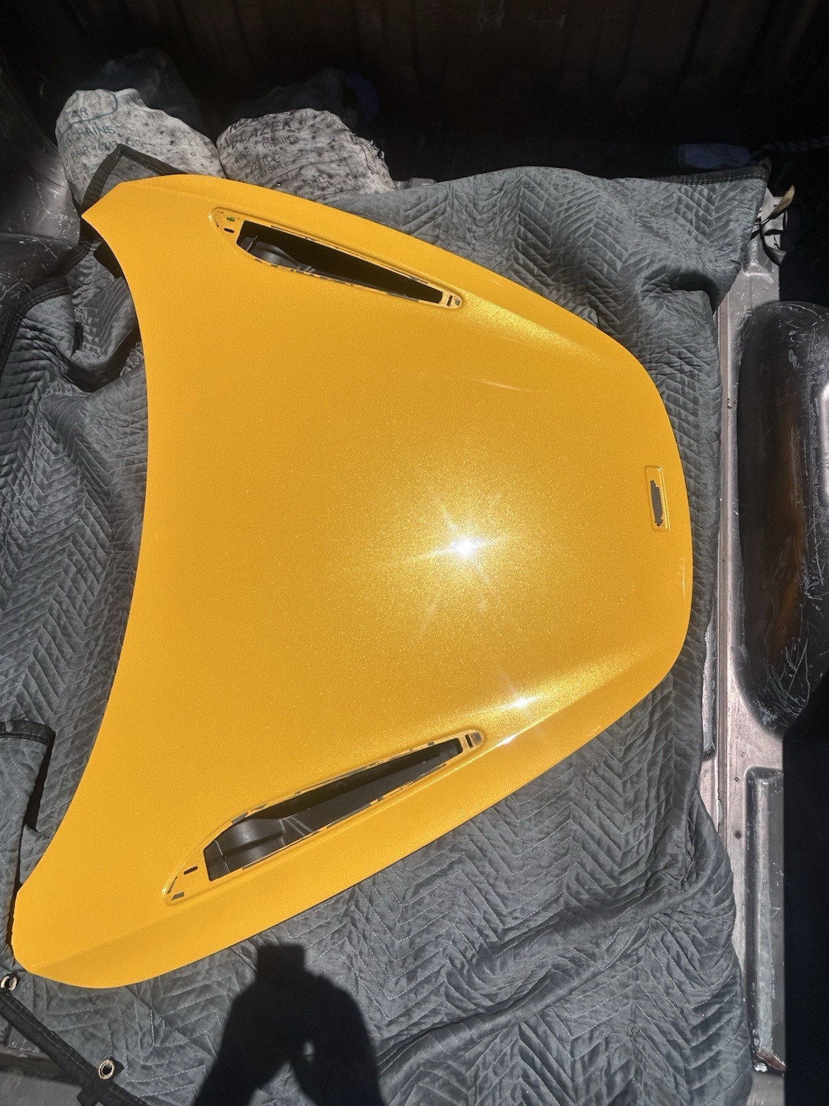 McLaren 720S hood volcano yellow McLaren 720S hood volcano yellow