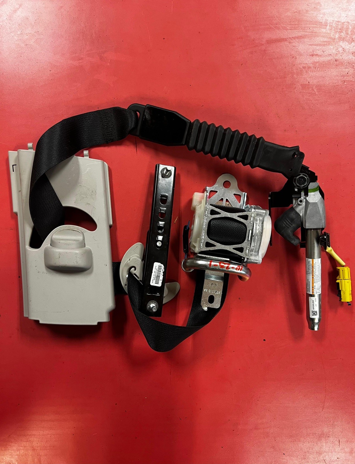 2023-2026 Honda HR-V Front Left Driver Seat Belt Retractor Pretensioner OEM