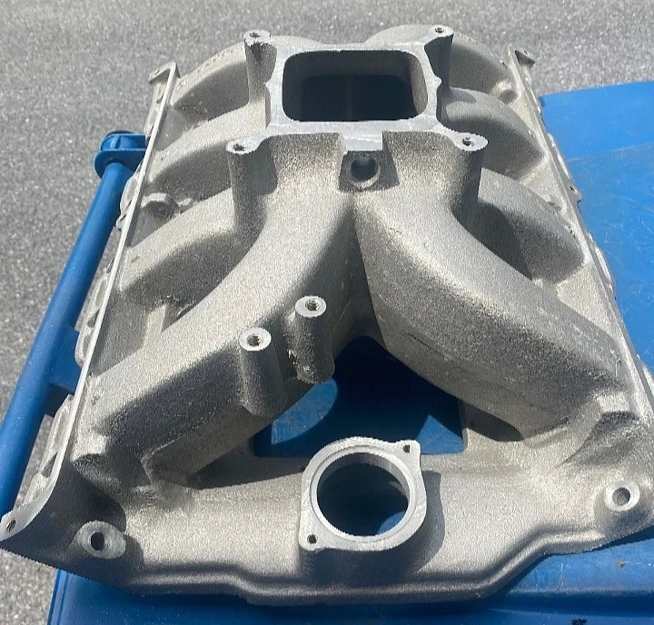 NOS Dove Ford 427 M/R Spider Intake NOS Dove Ford 427 M/R Spider Intake