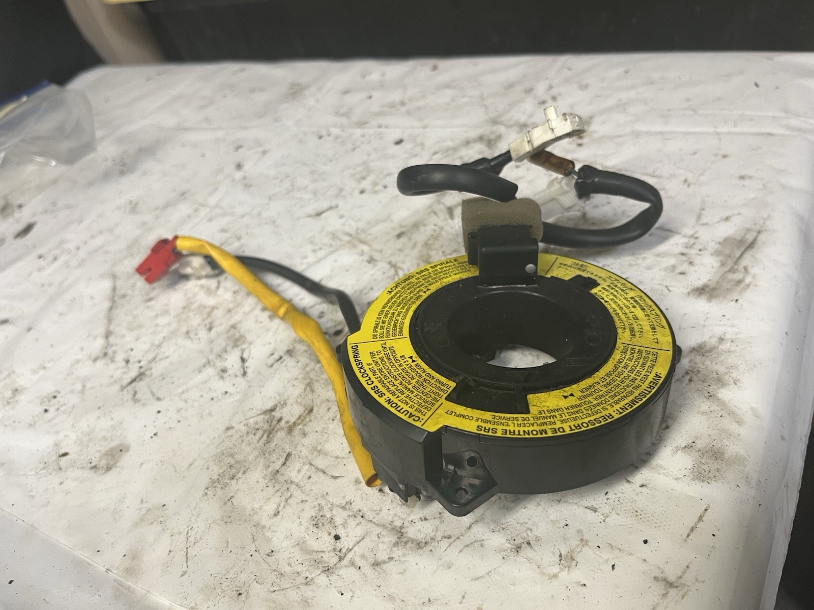 1995-1999Mitsubishi Eclipse 420A steering column clock spring cruise control D56 1995-1999Mitsubishi Eclipse 420A steering column clock spring cruise control D56