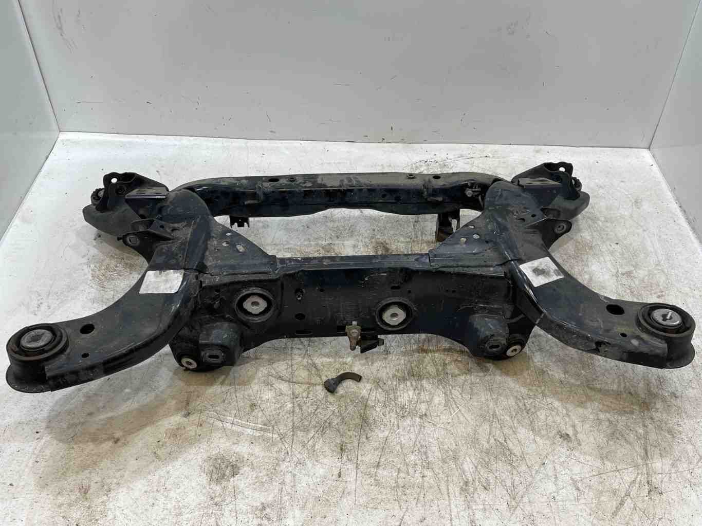 2017 - 2023 DODGE CHARGER 3.6L Rear Suspension Crossmember Cradle 68339956AA OEM