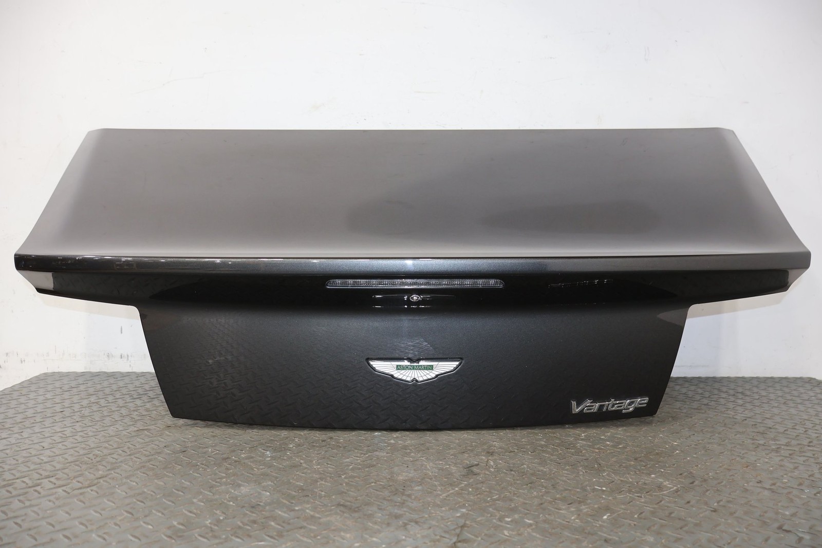 10 Aston Martin V8 Vantage Trunk / Decklid Assembly Meteorite Silver