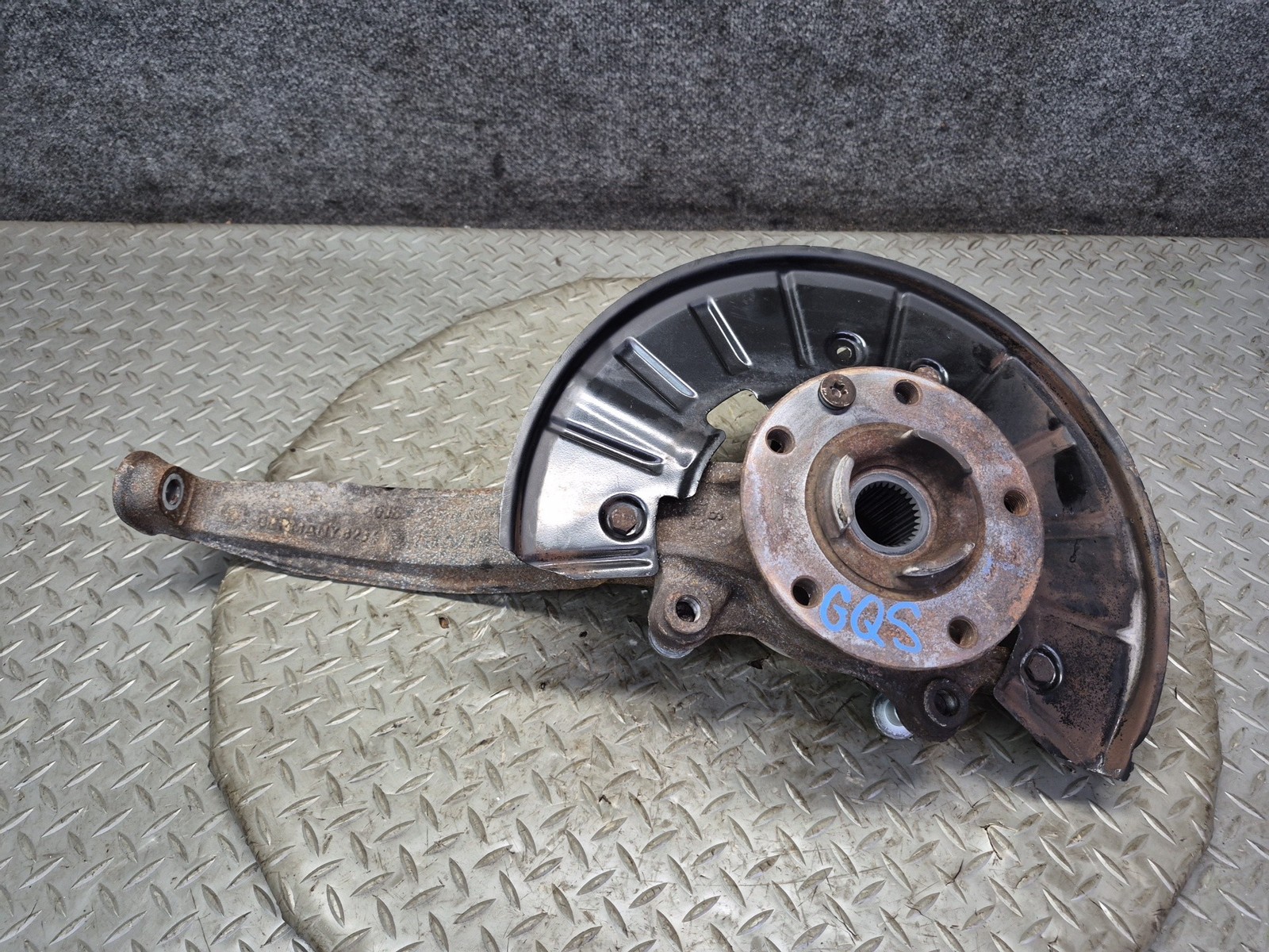 11-15 AUDI 4L Q7 AWD FRONT LEFT SPINDLE KNUCKLE WHEEL HUB BEARING 7P6407245A OEM