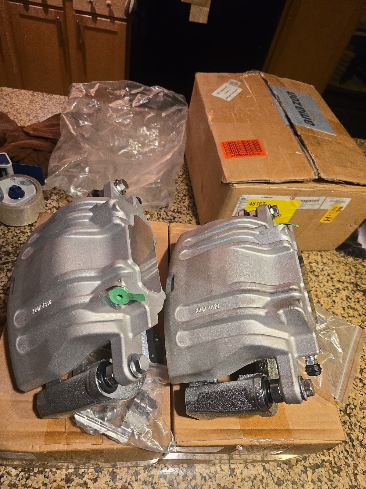 Set (2) Front Brake Calipers w/ Bracket For 05-08 Dodge Magnum Open Box 