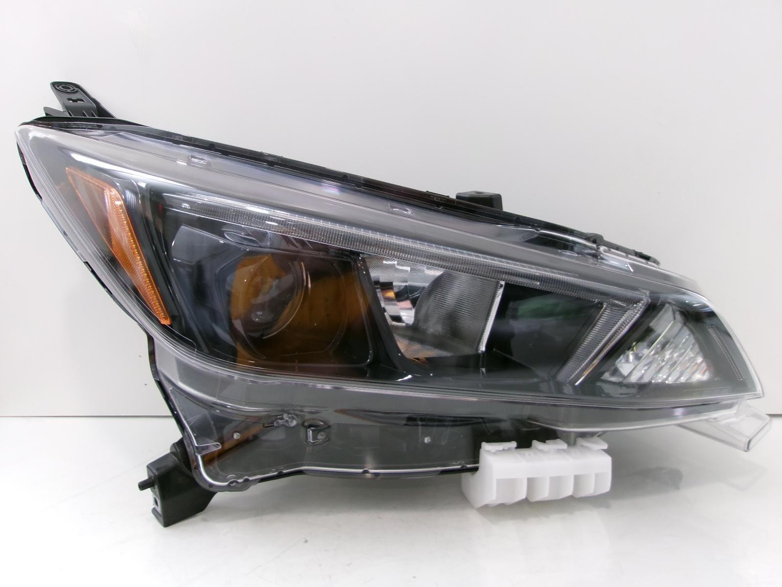 2018 - 2025 Nissan Leaf Passenger Right RH Halogen Headlight OEM 2018 - 2025 Nissan Leaf Passenger Right RH Halogen Headlight OEM