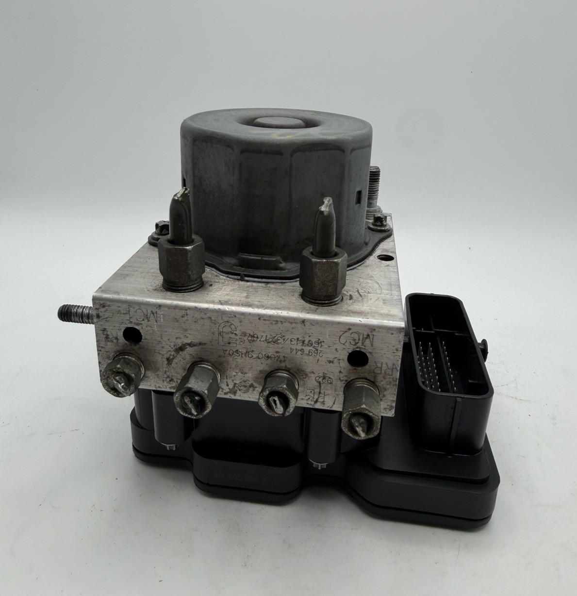 2016-2017 Nissan Altima ABS Anti-Lock Brake Pump Module Unit 265956165 OEM