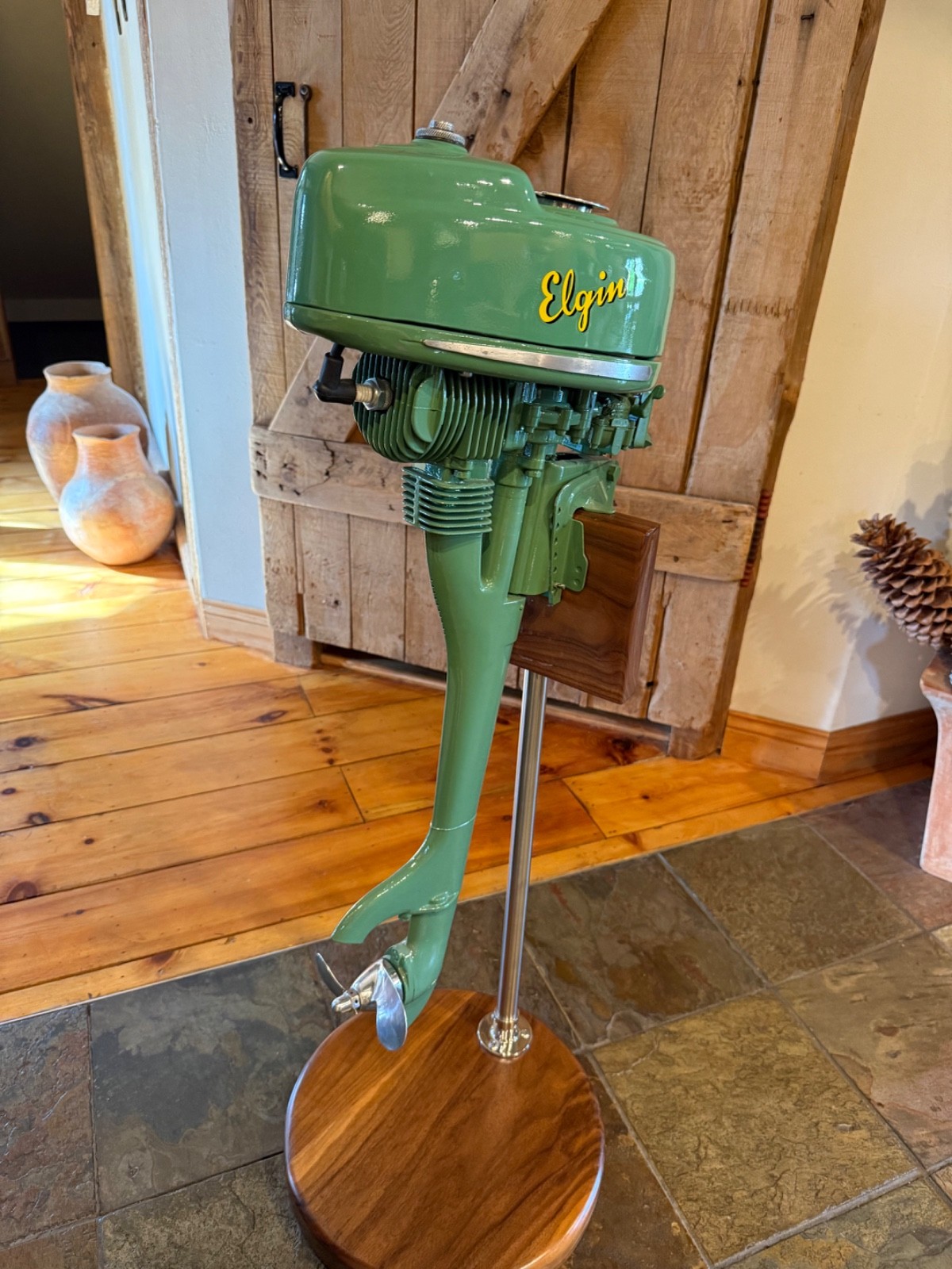 BEAUTIFUL vintage Air-Cooled Elgin restored outboard display
