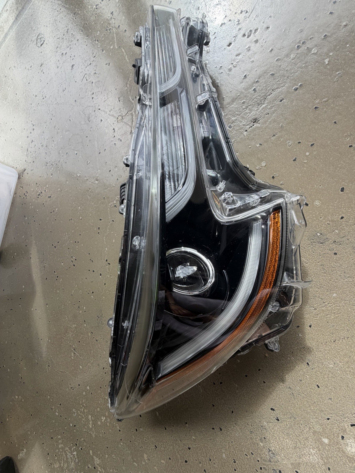 Unidad De Luz Delantera Izquierda TOYOTA COROLLA 2022 Hatchback