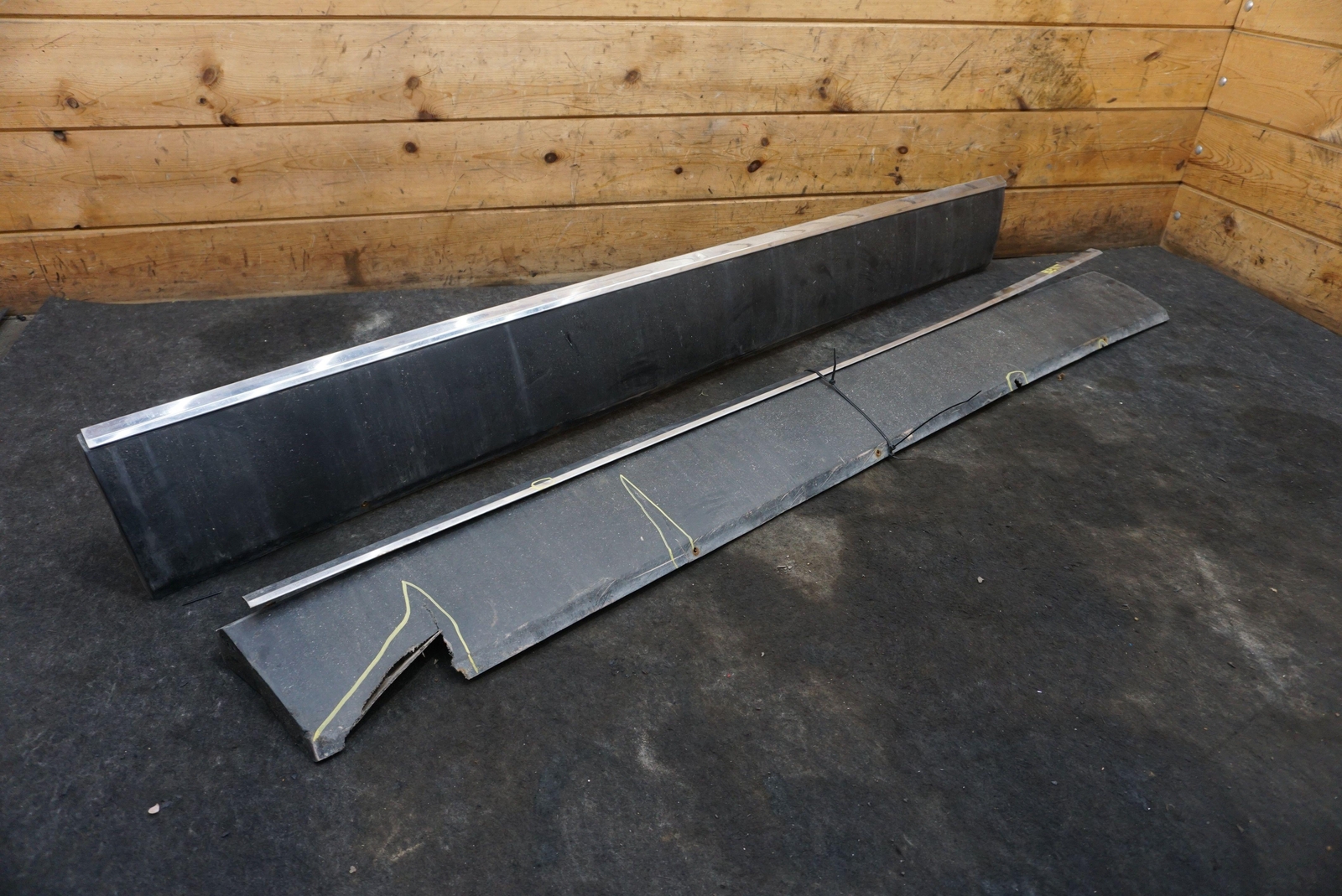 Set Left & Right Rocker Molding Panel W/chrome Trim OEM Lotus Elite 75-82 *Note