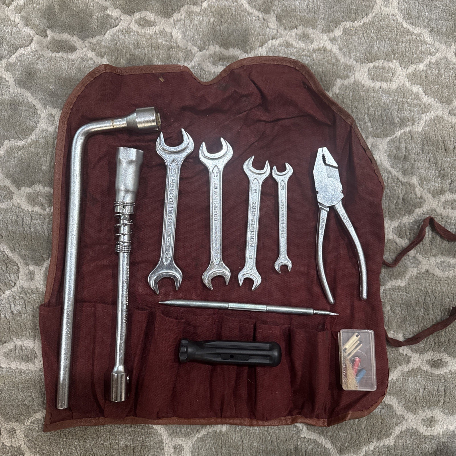 VINTAGE Mercedes Benz SPARE TOOL SET TRUNK Kit R129 R107 W123 W124 OEM Vintage