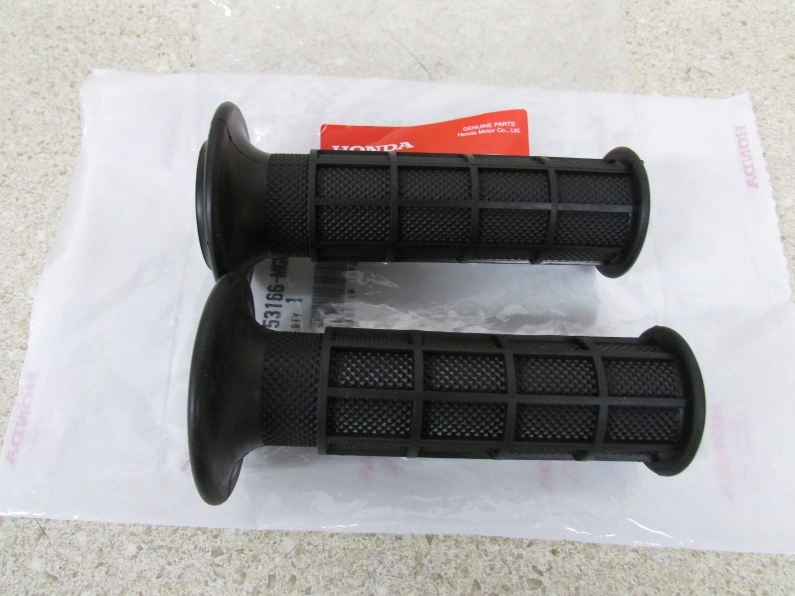 93-08 HONDA XR650L XR 650L 650 OEM LH LEFT & RH RIGHT HANDLEBAR GRIPS 93-08 HONDA XR650L XR 650L 650 OEM LH LEFT & RH RIGHT HANDLEBAR GRIPS