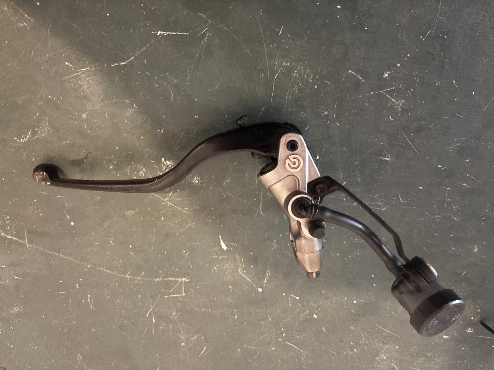 2021 Ducati Panigale V4 Clutch Master Cylinder Lever Reservoir 63040932AA 2021 Ducati Panigale V4 Clutch Master Cylinder Lever Reservoir 63040932AA
