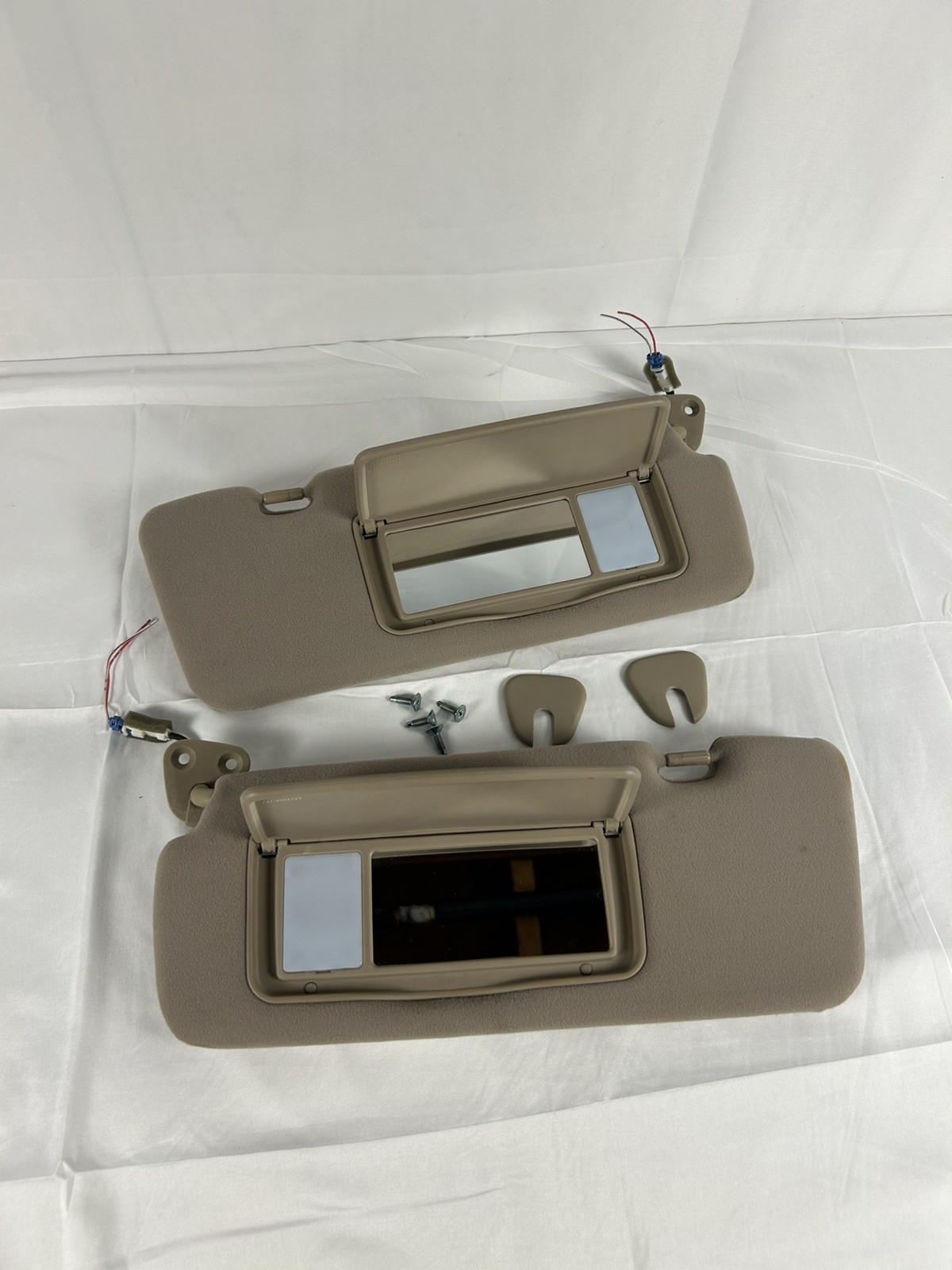 1997-1998 Lexus ES300 Driver & Passenger Side Sun Visor Pair Set Tan OEM