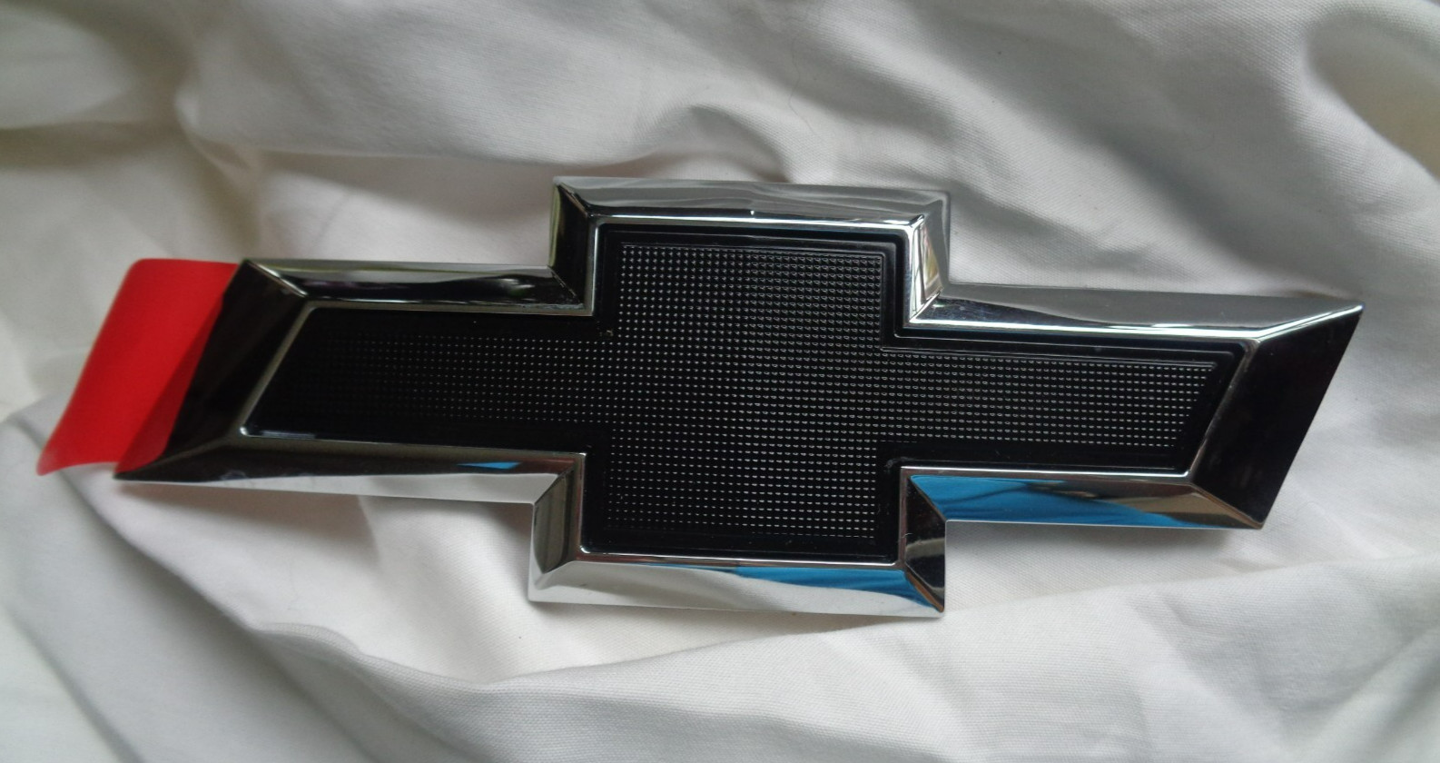 GENUINE GM CHEVY CHEVROLET BOWTIE EMBLEM - BLACK / CHROME ORIGINAL OEM NEW