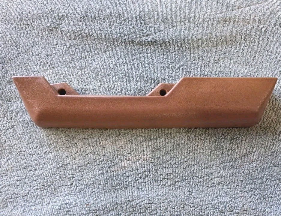 OEM 81-91 Chevy Suburban Crew  REAR Left Driver Side Door Armrest Pad 14026408