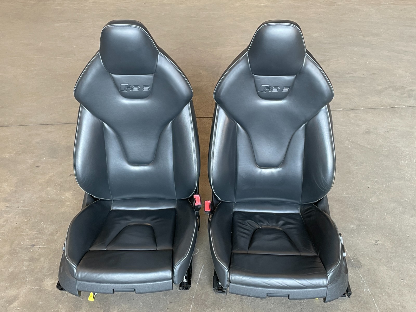 13 14 15 Audi RS5 Front Left & Right Bucket Seat Cushion Set Black 1708 OEM 13 14 15 Audi RS5 Front Left & Right Bucket Seat Cushion Set Black 1708 OEM