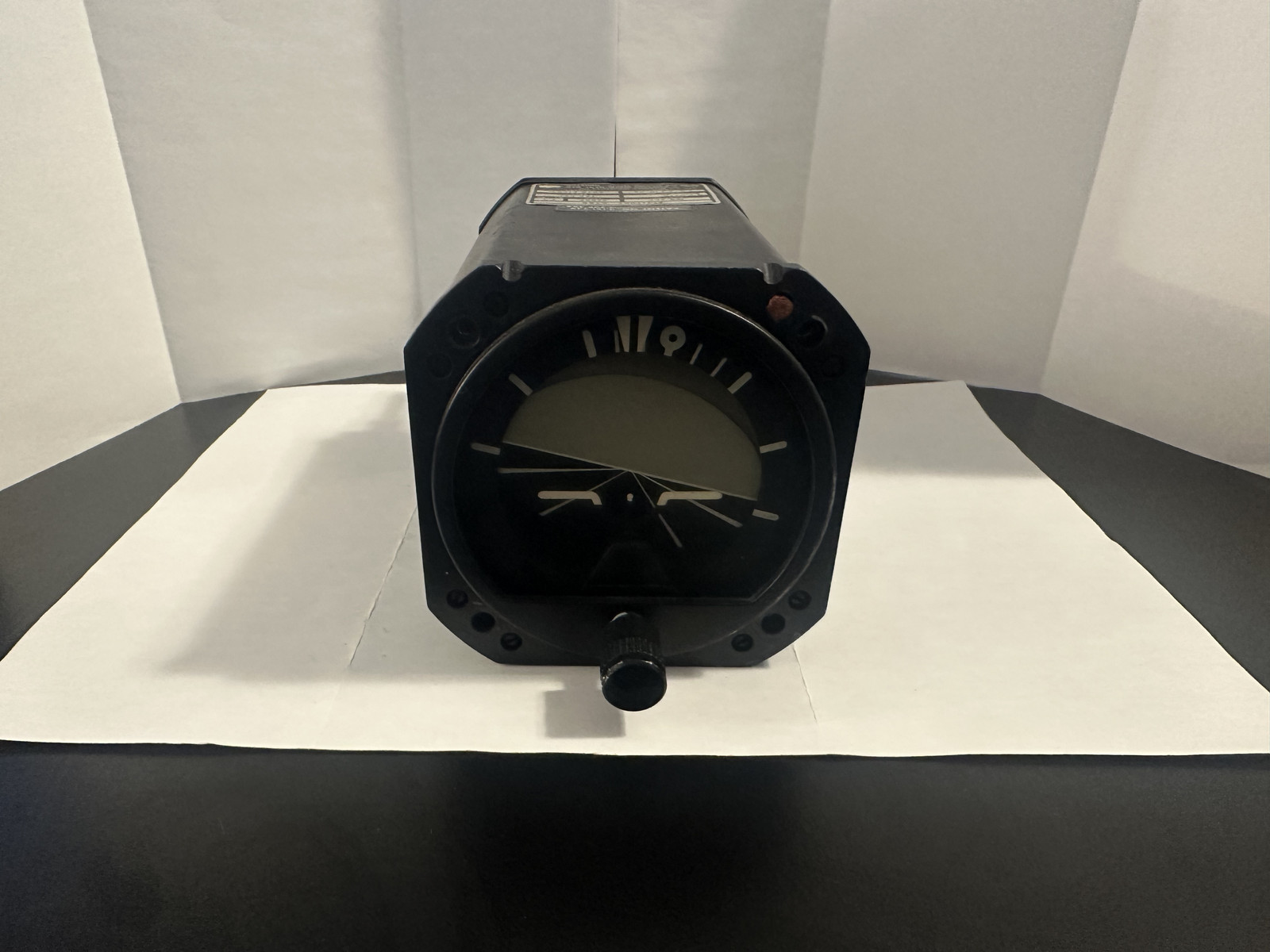 Piper Attitude Gyro/Artificial Horizon 700-2CF 52D66 (30-day returns) Piper Attitude Gyro/Artificial Horizon 700-2CF 52D66 (30-day returns)