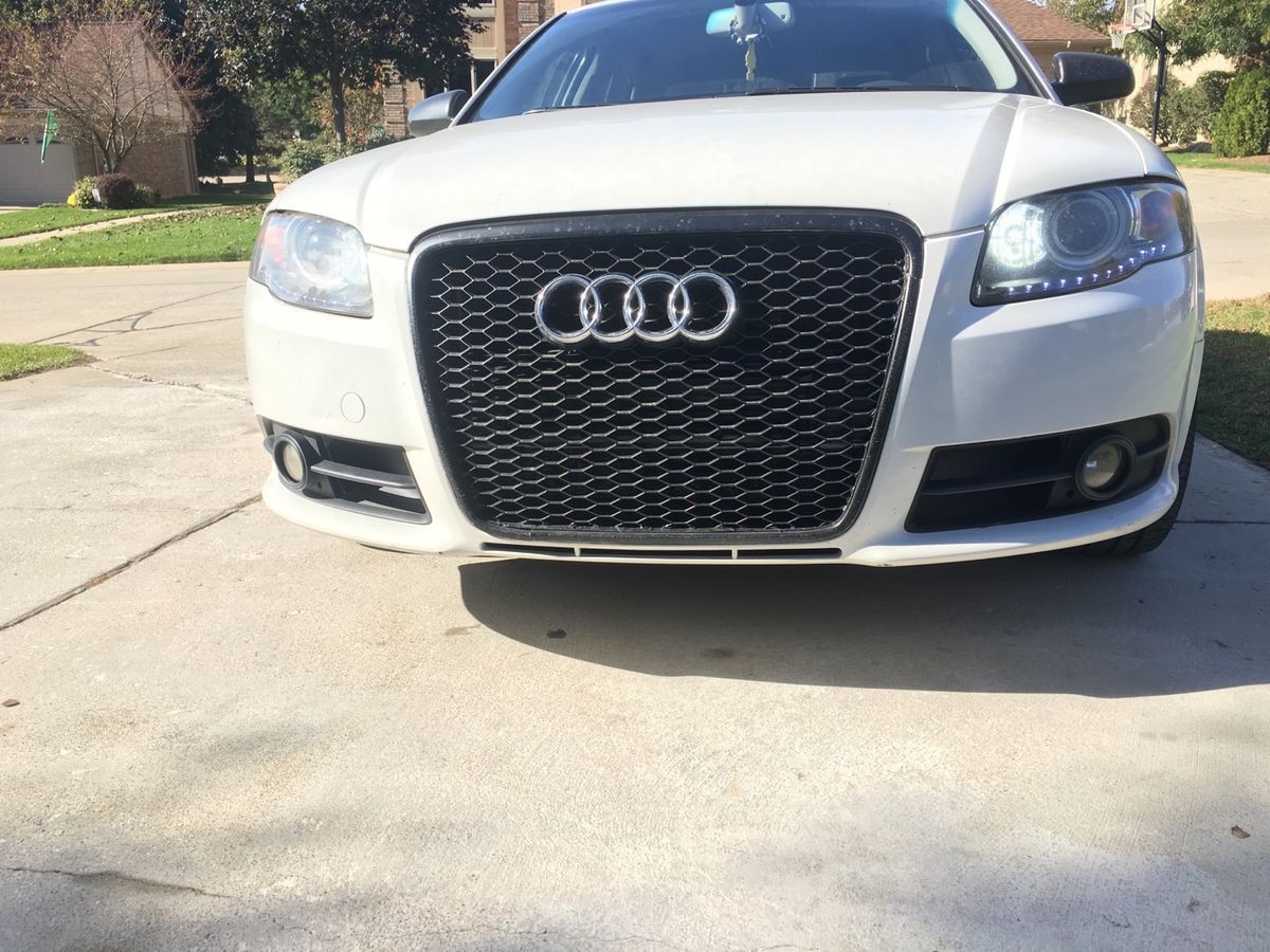 RS TYPE HONEYCOMB GLOSS BLACK Front Grill For Audi A4 B7 04-08 SE