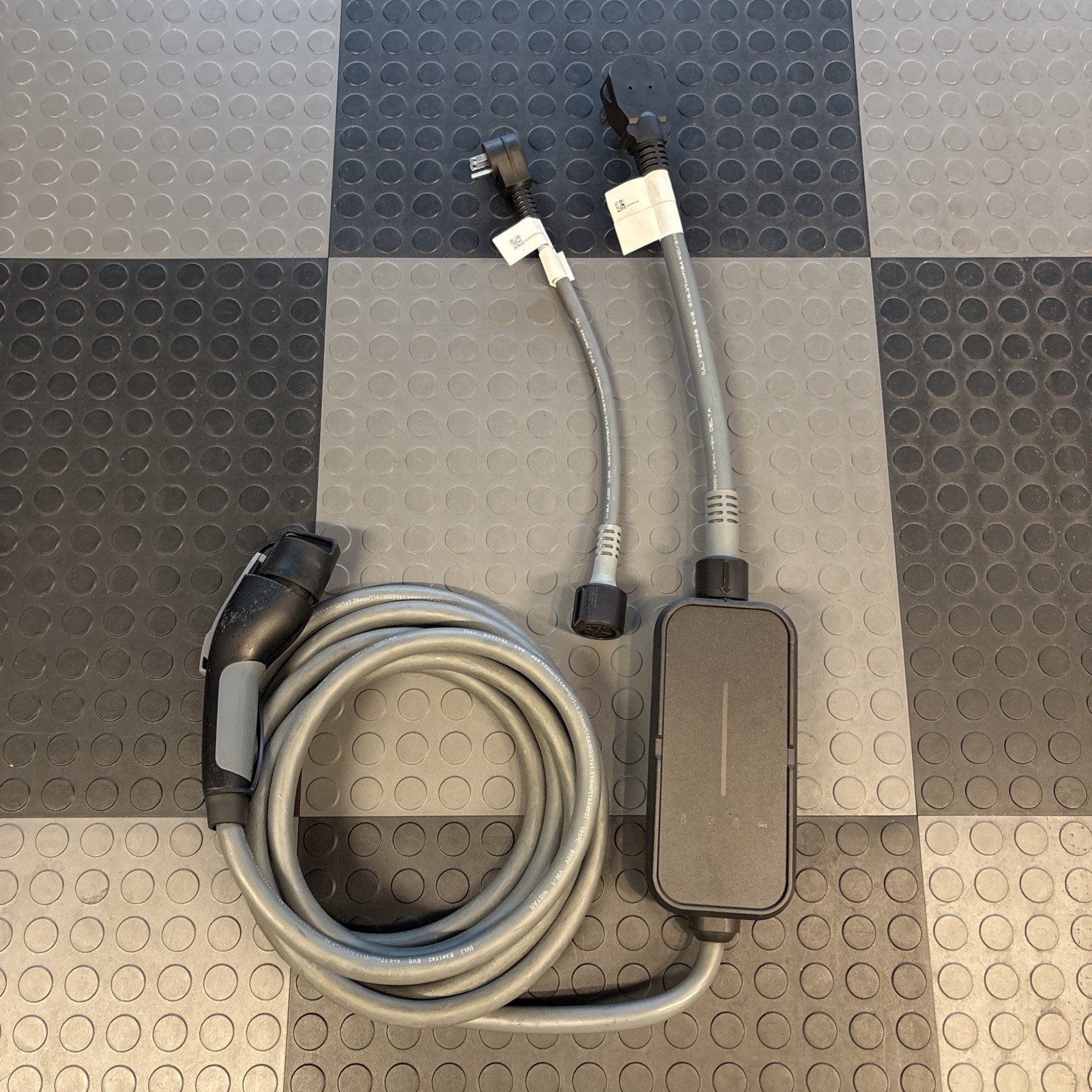 BMW Flexible EV charger XM iX ix1 iX3 i4 i5 i7 Dual Voltage 40A charging cable