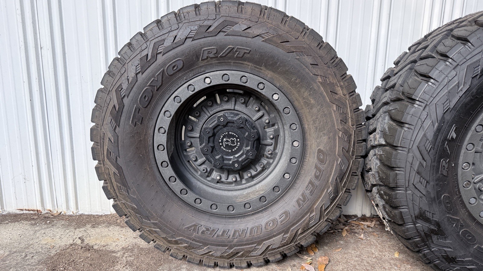 Toyo Open Country R/T Tires on Black Rhino Wheels – Aggressive Off-Road Setup