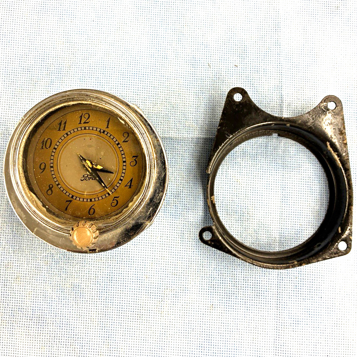 1938 Ford Original GLOVE BOX CLOCK W/RETAINER Deluxe New Haven/Extra Parts 1939