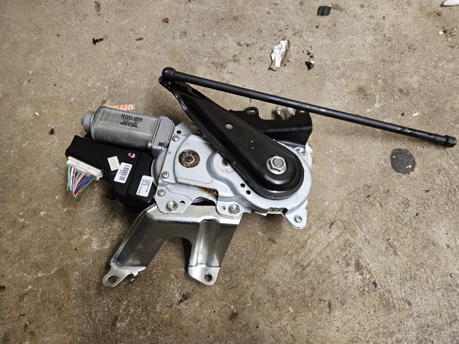 2008-2013 TOYOTA HIGHLANDER SIENNA VENZA TRUNK LIFTGATE MOTOR 427107-10040 OEM