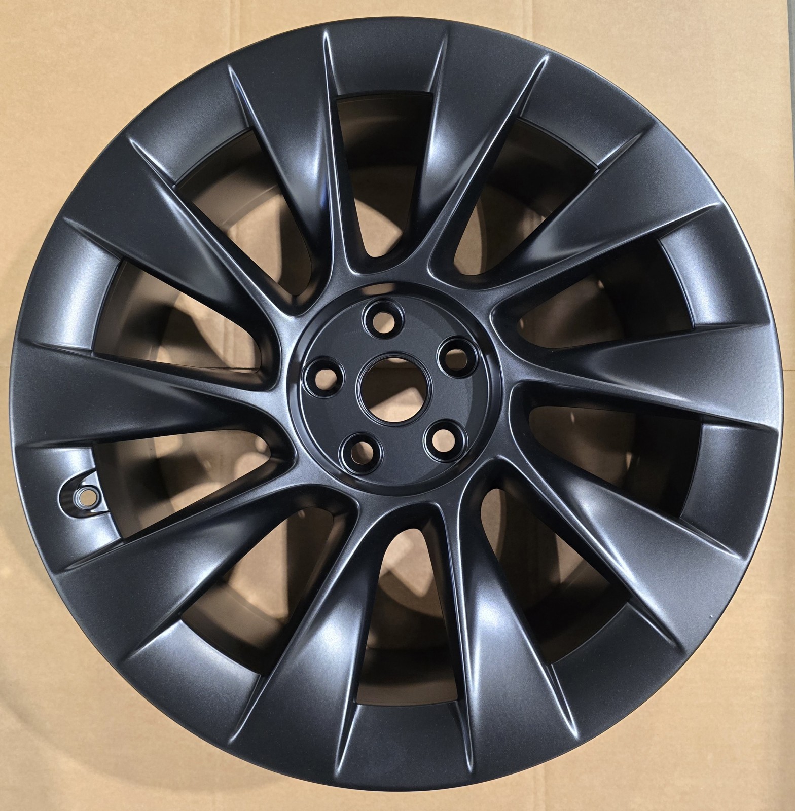 20 x 9.5 2020-2024 Tesla Model Y Induction Factory OEM Wheel Rim 118822300B