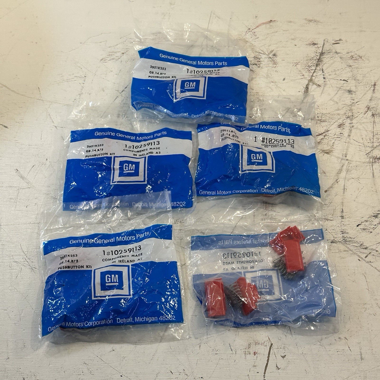 5-New GM 10259113 Seat Belt Push Button Repair Kit Chevrolet GMC OEM 1988-1991 5-New GM 10259113 Seat Belt Push Button Repair Kit Chevrolet GMC OEM 1988-1991