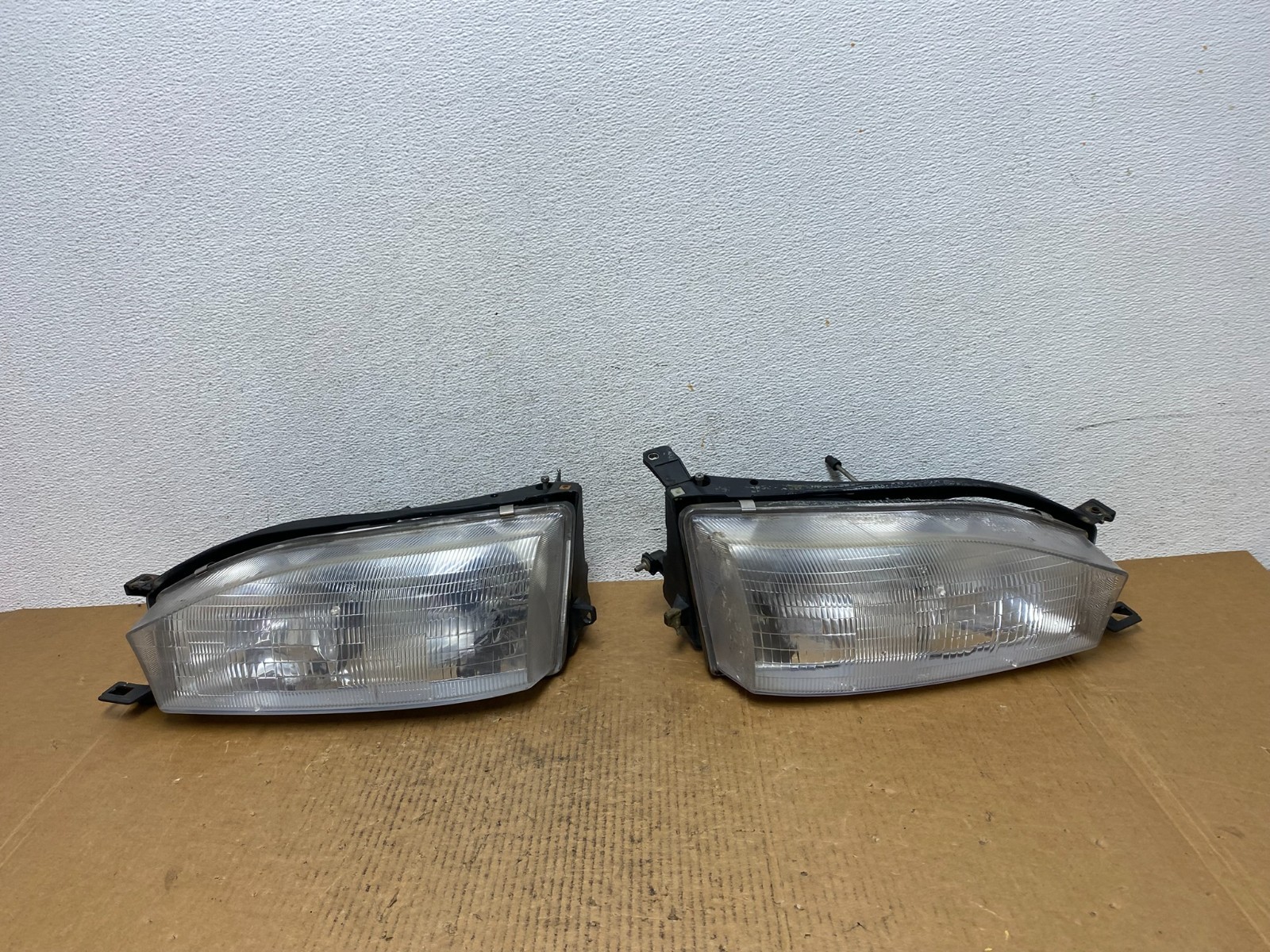 1992 1993 1994 Toyota Camry Left+Right Halogen Headlights TYC AE0308 DW