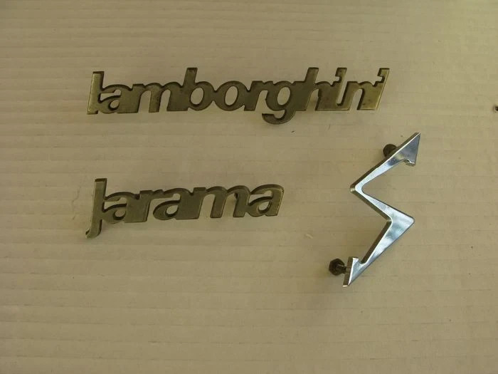 1970 - 1976 Lamborghini Jarama S badges