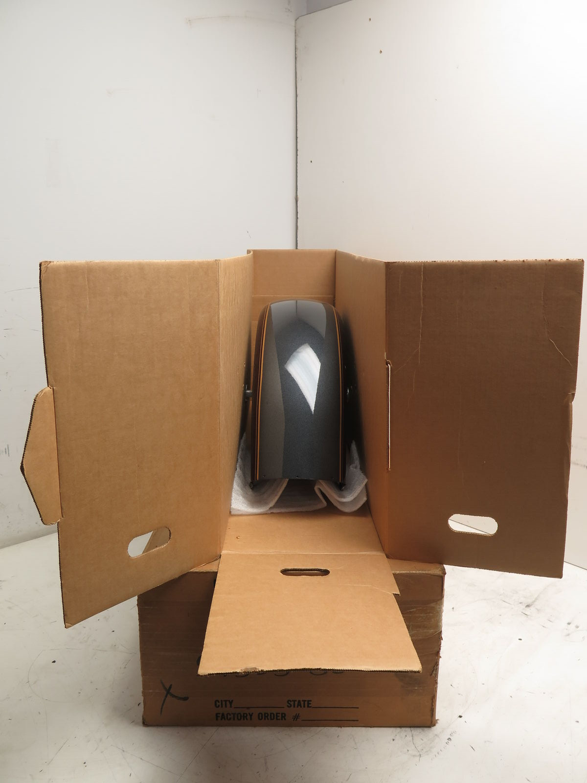 NOS OEM Harley-Davidson Electra glide Classic Front Fender Burgundy 59303-86
