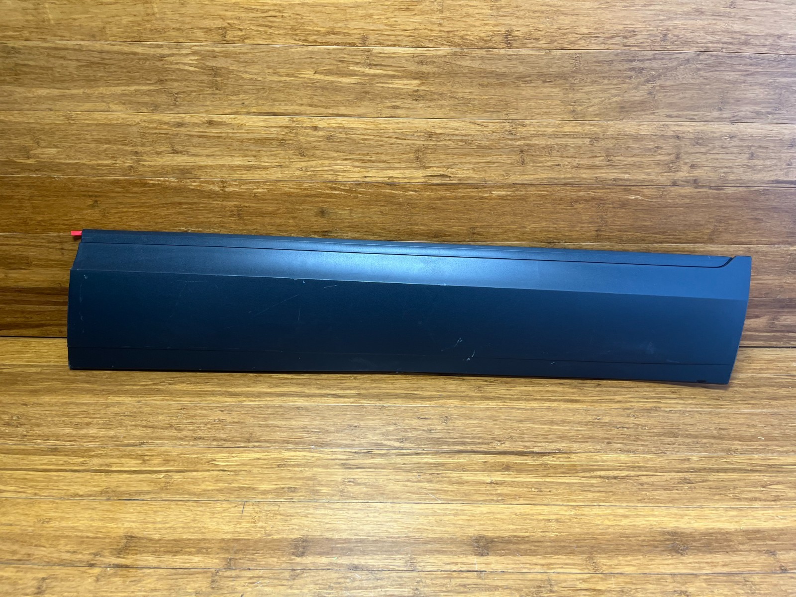 2018-2025 Volkswagen Atlas CA1 Door Lower Molding Front Right Black OEM *NOTE*