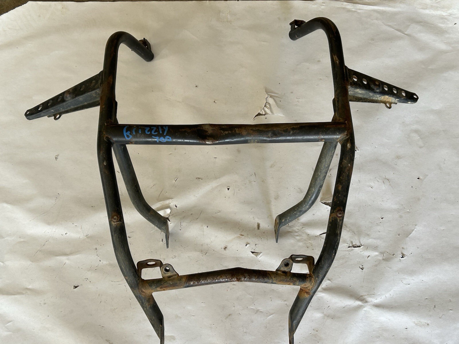 2007-2011 YAMAHA GRIZZLY 700 550 Bumper Brush Guard 3B4-2845N-00-00 BENT READ