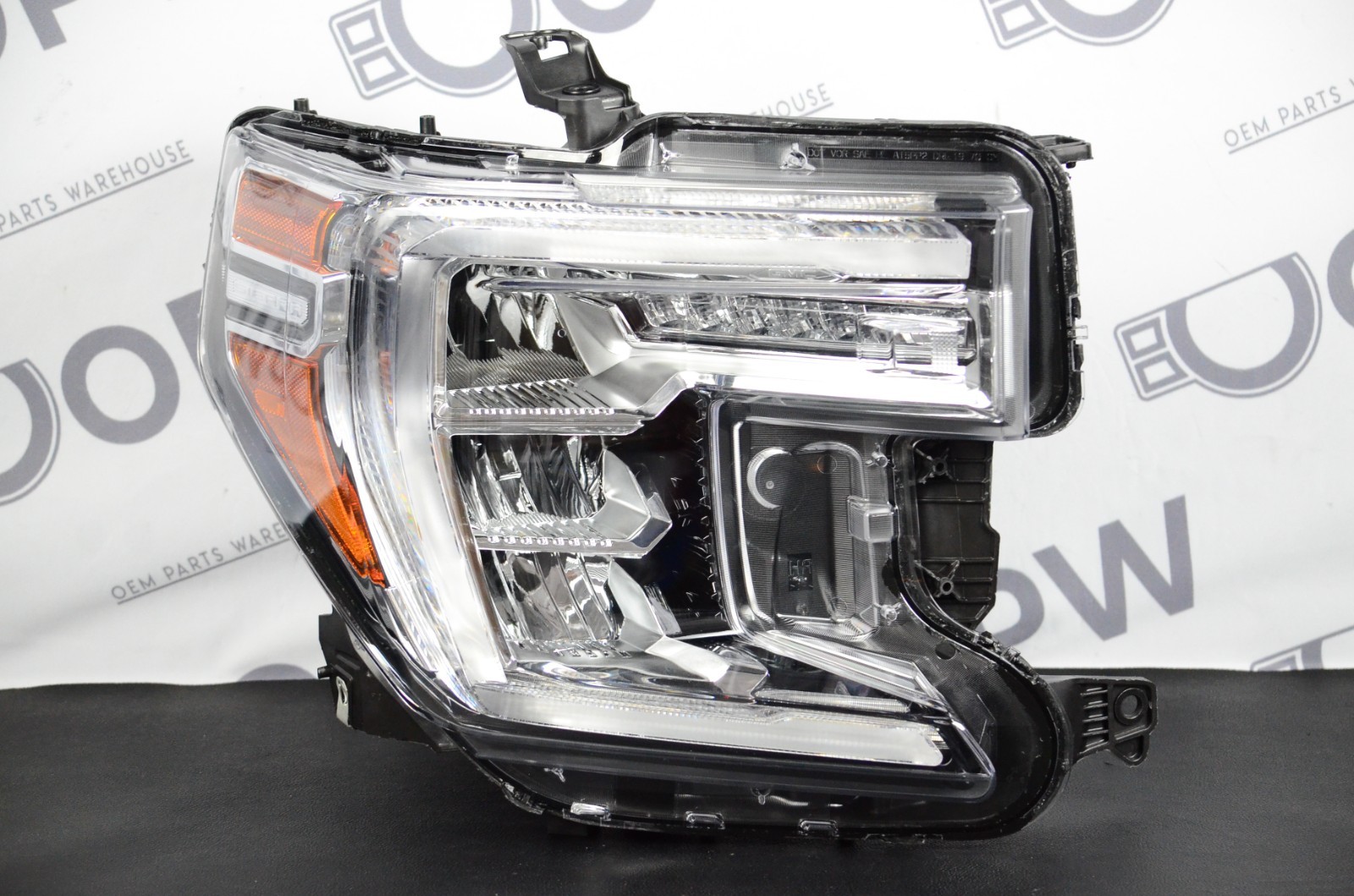 Perfect Genuine 19-22 GMC Sierra 1500 LED Headlight LED Turn Signal Right OEM