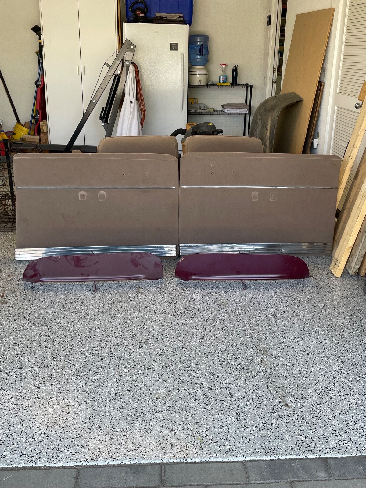 1950 STUDEBAKER CHAMPION STARLIGHT COUPE FRONT AND REAR SEATS, REAR CONSOLES. 1950 STUDEBAKER CHAMPION STARLIGHT COUPE FRONT AND REAR SEATS, REAR CONSOLES.