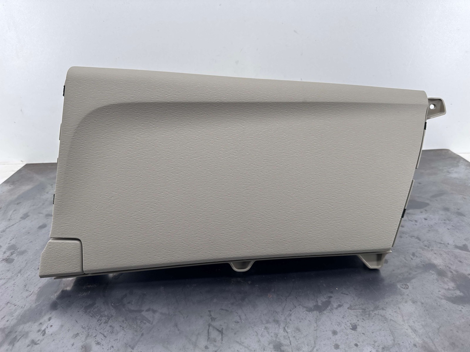Dash Upper Glove Box Sand Beige LA42 TOYOTA SIENNA 11 12 13 14
