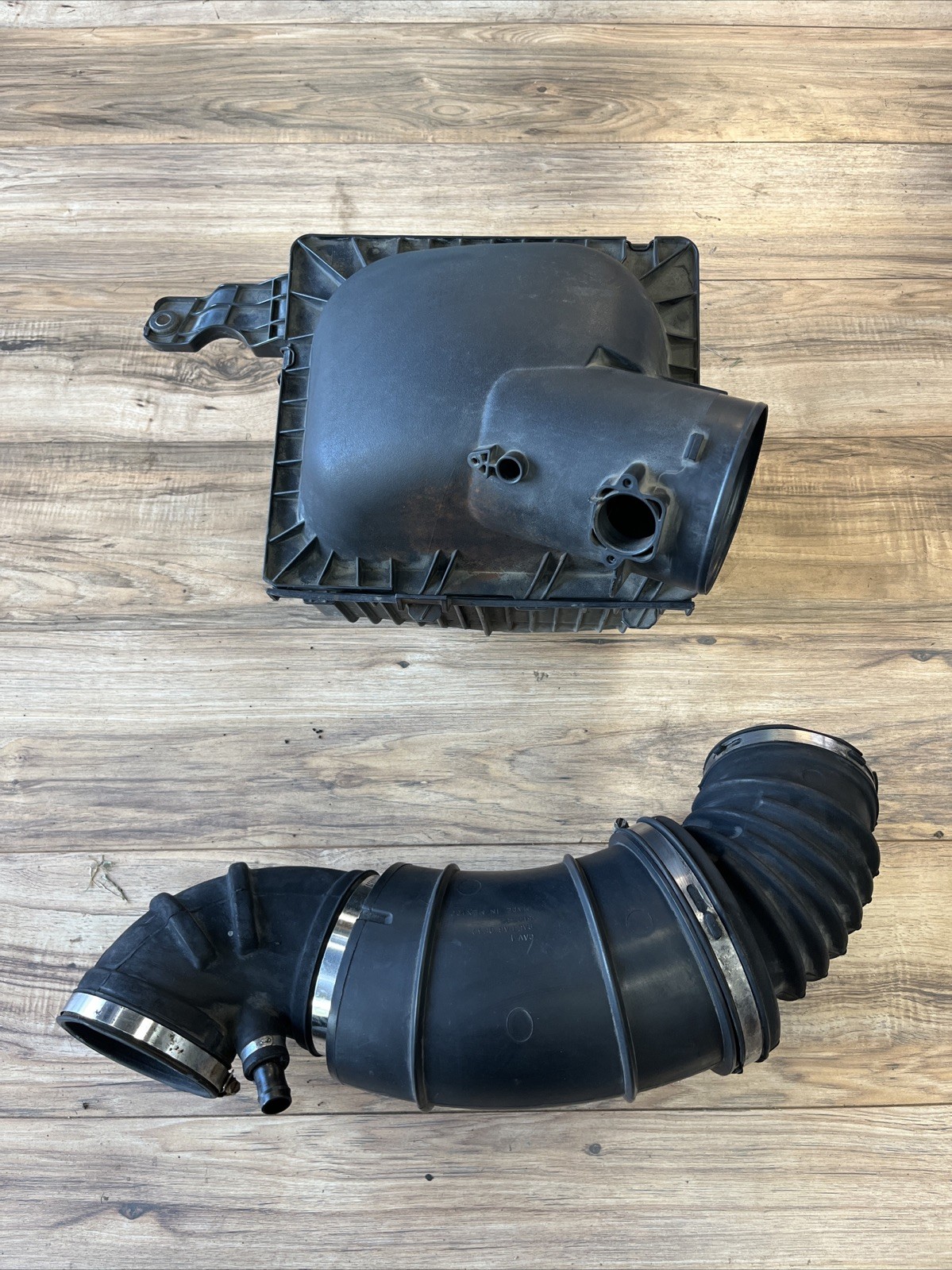 08-12 DODGE RAM 2500 3500 6.7 CUMMINS FACTORY AIRBOX AIR CLEANER FILTER HOUSING