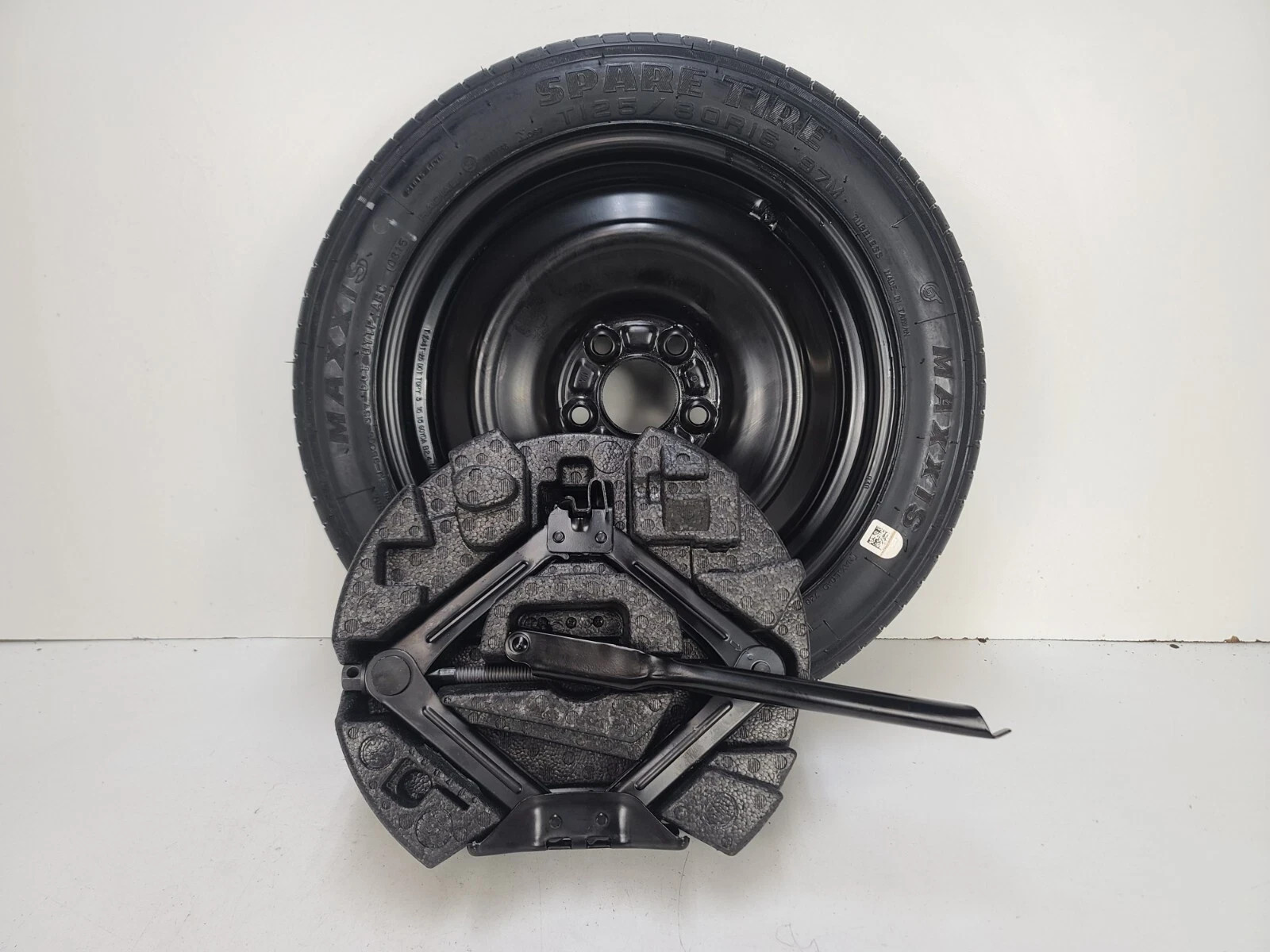 Spare Tire W/Jack Kit 16