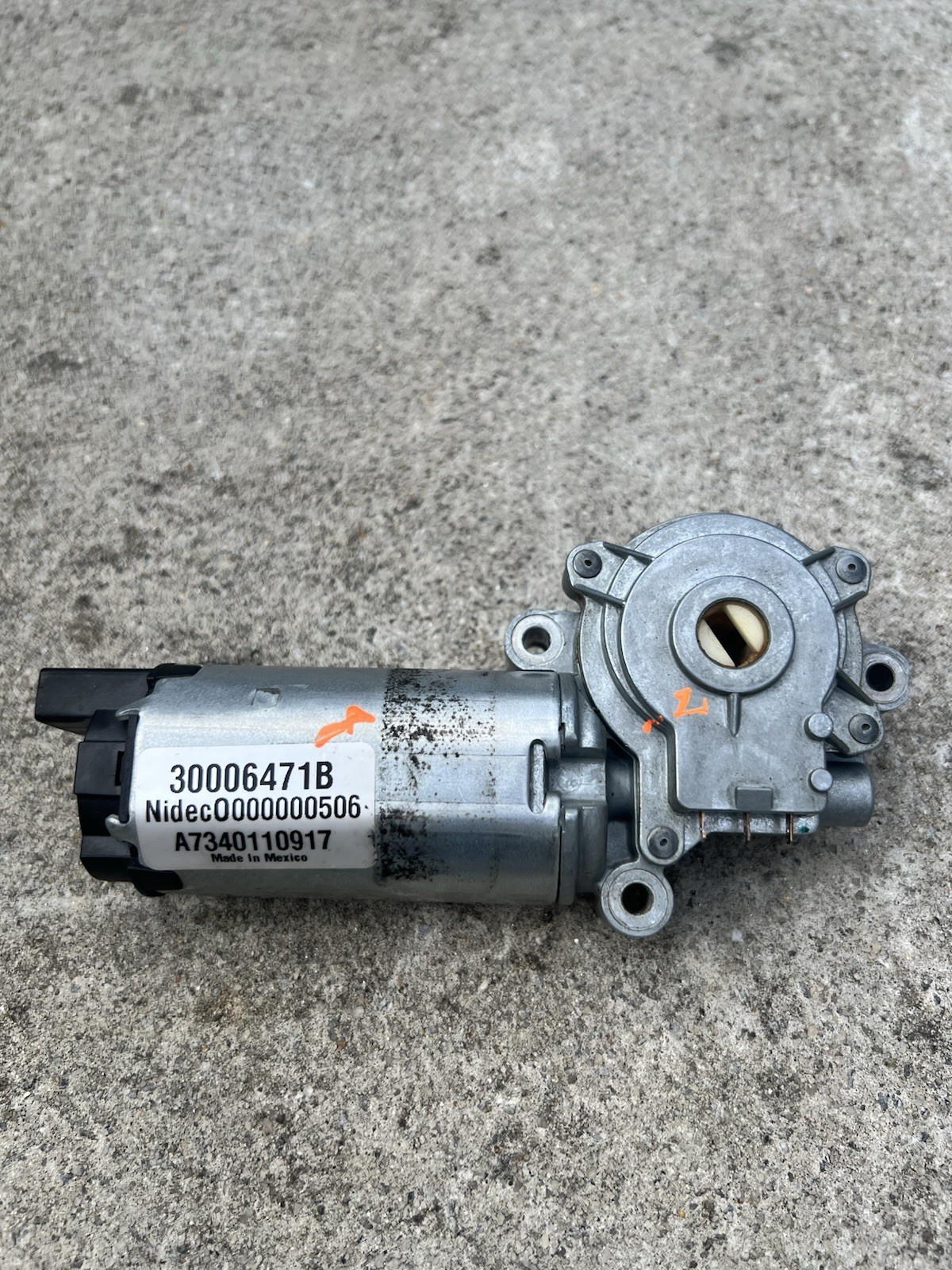 Sunroof Motor Chevy Cobalt/HHR Tested and Working 2006-2010 OEM Used Sunroof Motor Chevy Cobalt/HHR Tested and Working 2006-2010 OEM Used